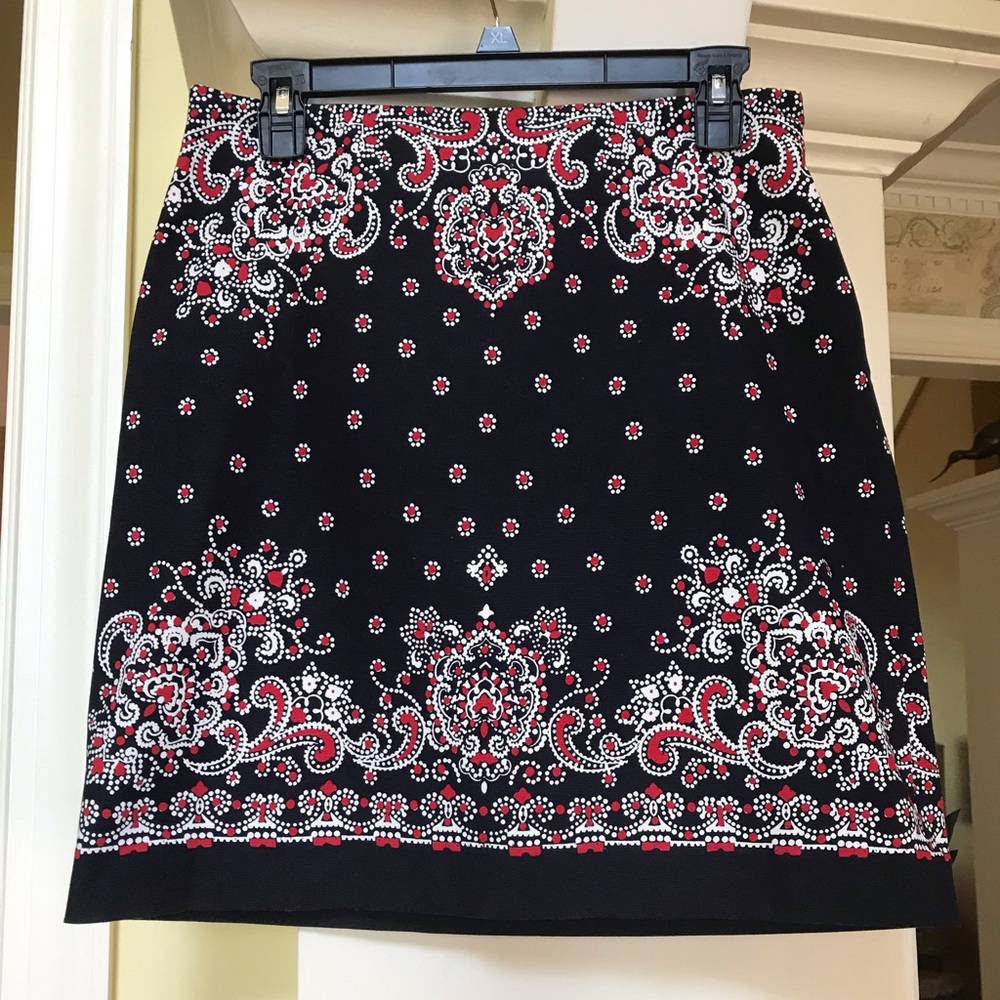 Talbots navy with red & white design pattern fully lined skirt so 6